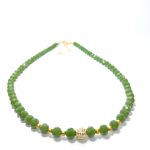 COLAR PEDRAS NATURAIS E DETALHE EM AÇO   